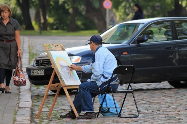 Artist in Riga old town