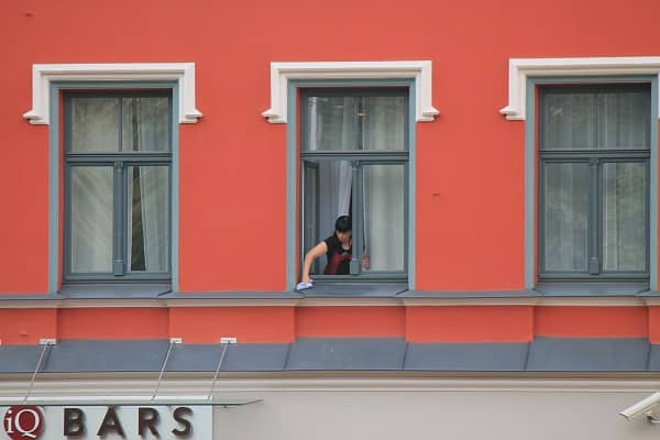 Cleaning windows in Riga